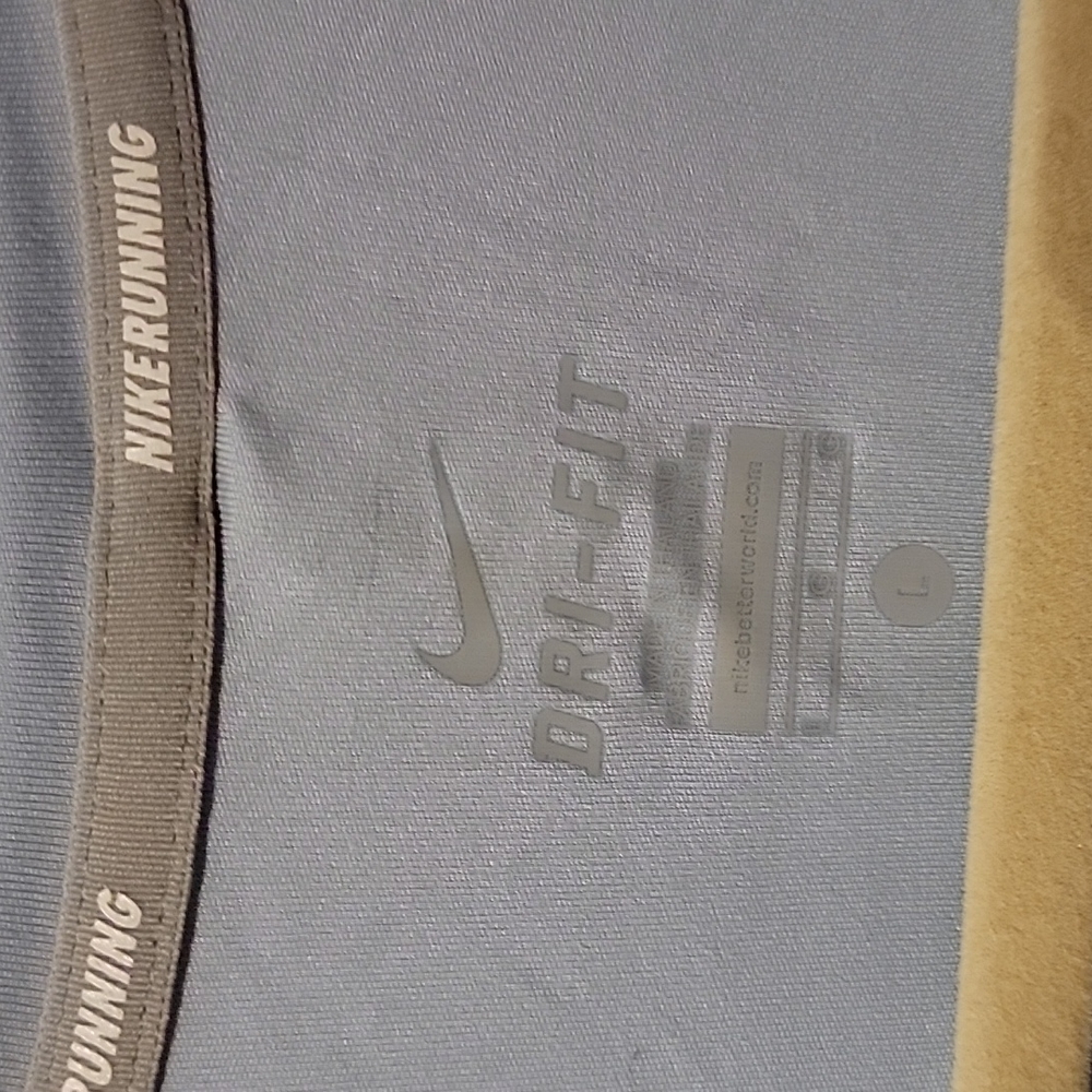 Nike top - Picture 5 of 5